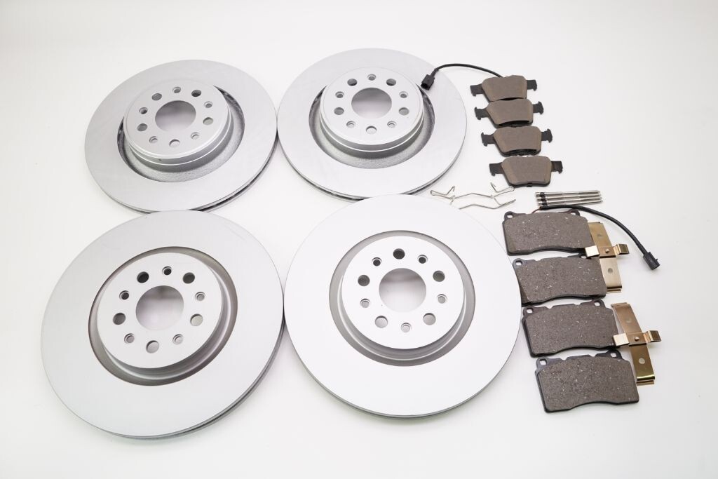 Maserati Ghibli Base brake pads rotors service kit 801