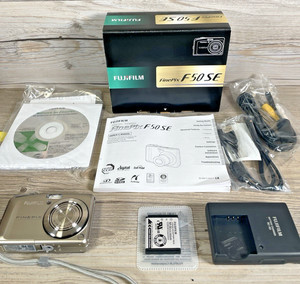 FUJIFILM FinePix F50fd – Appareil Photo Numérique 12 MP (avec Boîte)