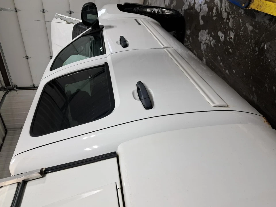 Conjunto de puerta trasera derecha usado lado trasero se adapta a: Chevrolet Silverado 2500 Pick 2012 Foto 3 de 4