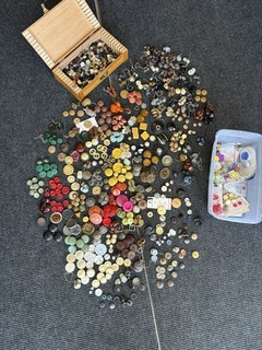 Huge Lot Of Vintage Buttons Art Deco Ornate Unique