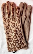 New with tags Faux Animal Print Gloves 68-reg