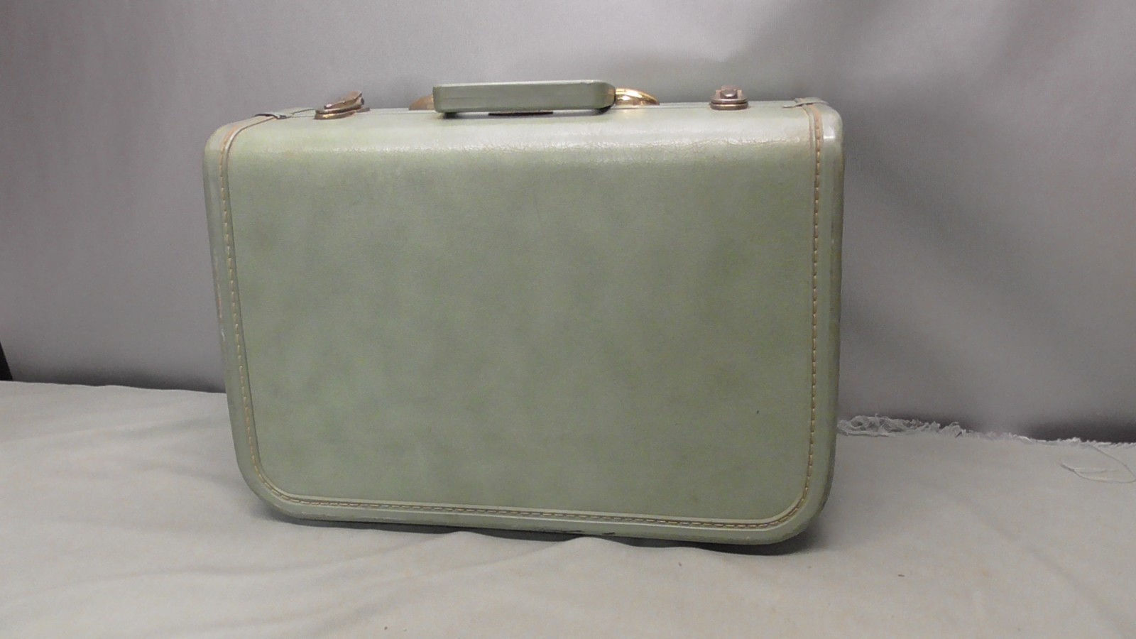 Vtg  Suitcase Green Hardshell Taperlite