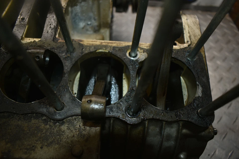 BA3 LOWER ENGINE MOTOR CRANK ETC 86 KAWASAKI VOYAGER ZN1300 ZN KZ 1300 FREE SHIP - Image 4 of 4