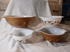 Vintage Pyrex Early American Cinderella Nesting Mixing Bowls 441 - 444 Set Of 4