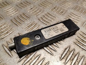 MERCEDES-BENZ C W204 Kofferraumdeckel Antennenverstärker 2048200189