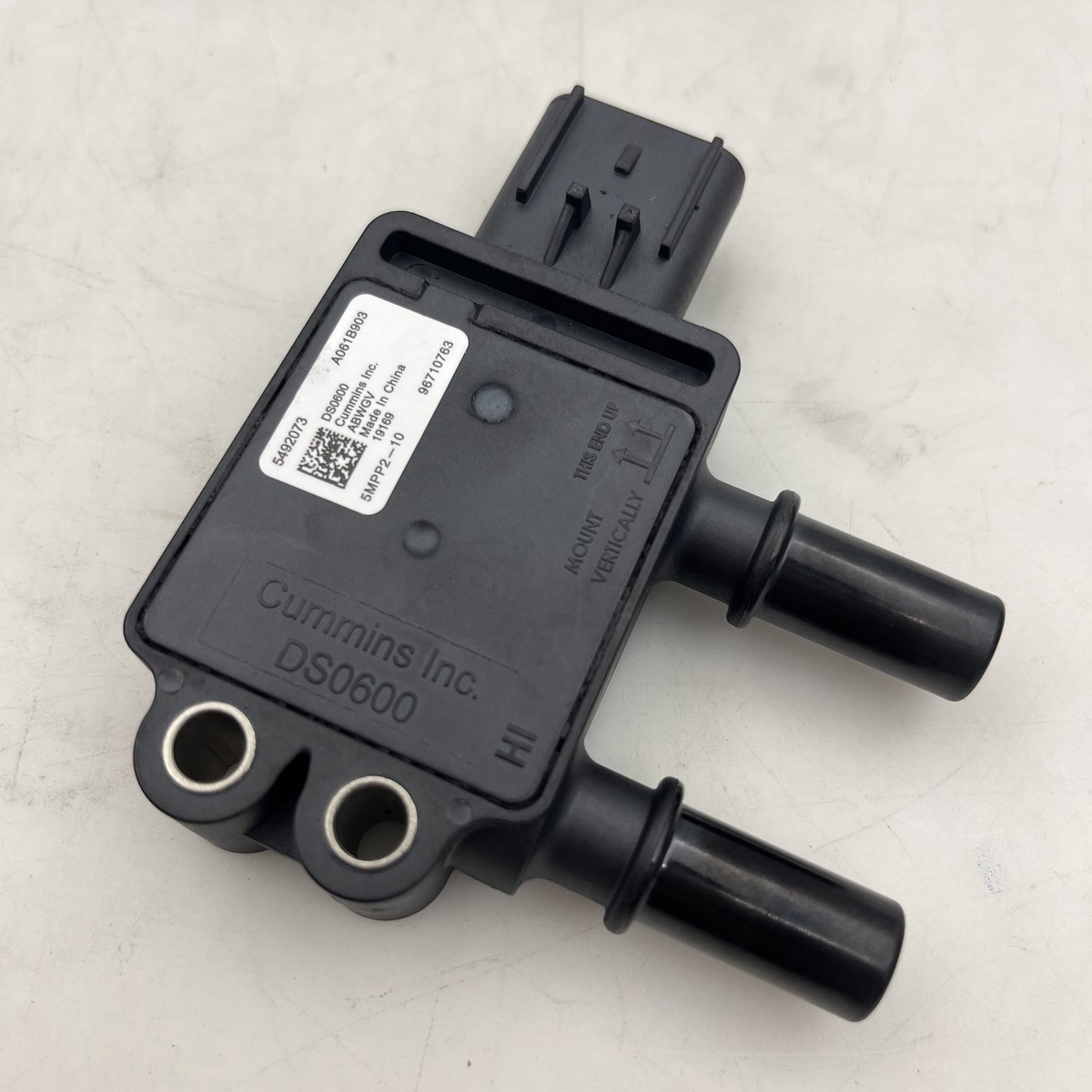 New DFN Differential Pressure Sensor Fits For Cummins OE 5492073 