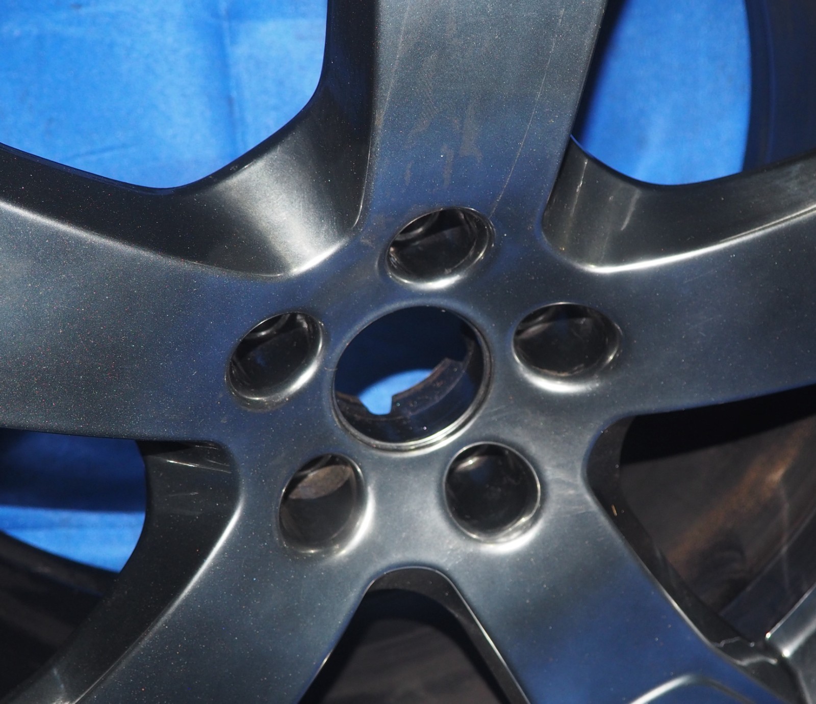 2017-2020 Maserati Levante 20" x 9" 5 Spoke Wheel Rim Nereo Glossy Grey OEM