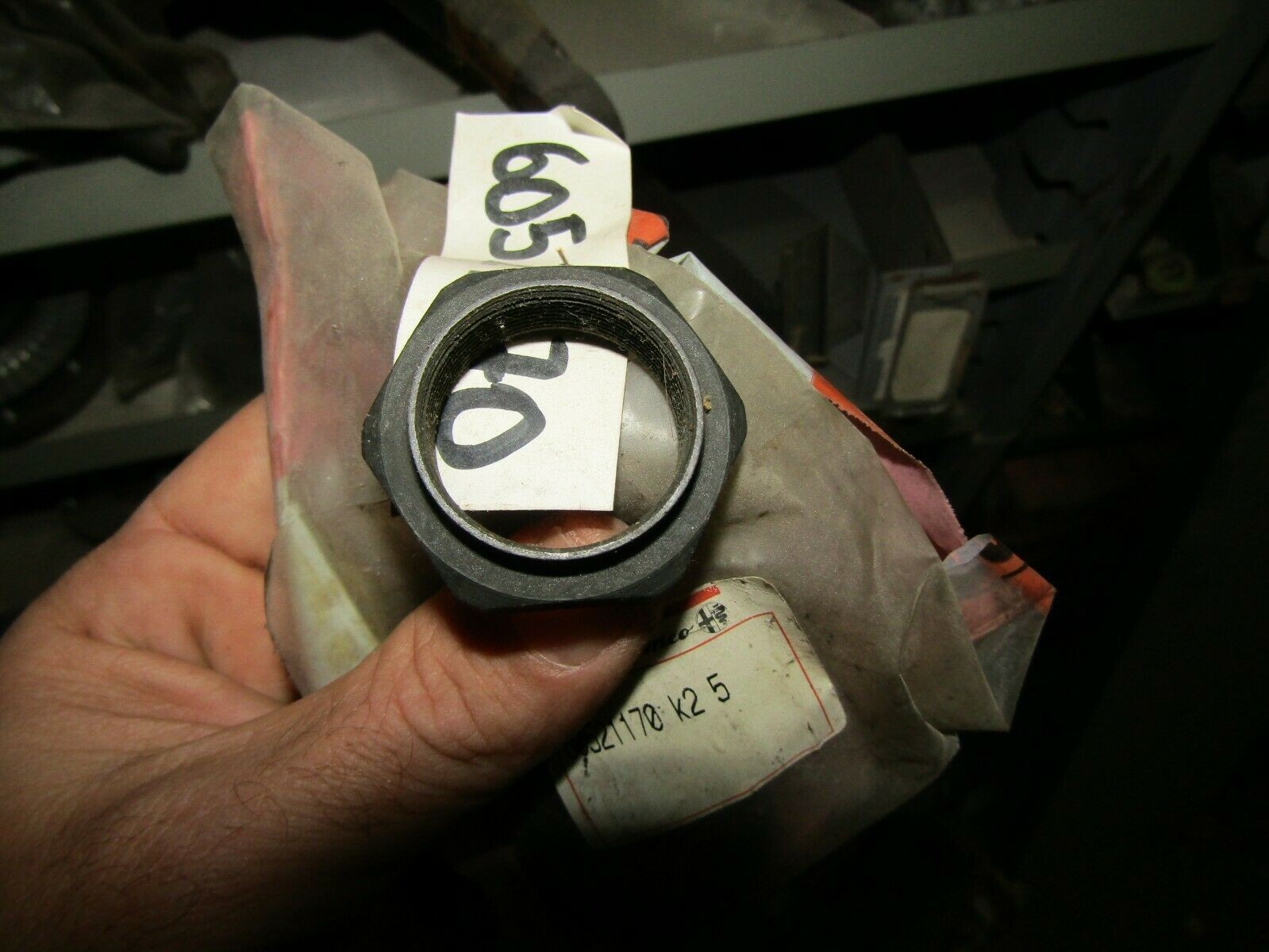 NEW ORIGINAL ALFA 75 SZ RZ GEARBOX SHAFT NUT NEW ORIGINAL 60521170