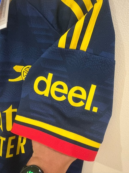 Camiseta de Futbol Adidas 26/27 Arsenal Auténtica de Visitante Jersey BNWT Talla M Precio £85 5