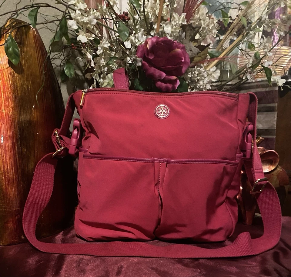 Bolso de pañales para computadora portátil Tory Burch rosa/fucsia de nailon Foto 2 de 4