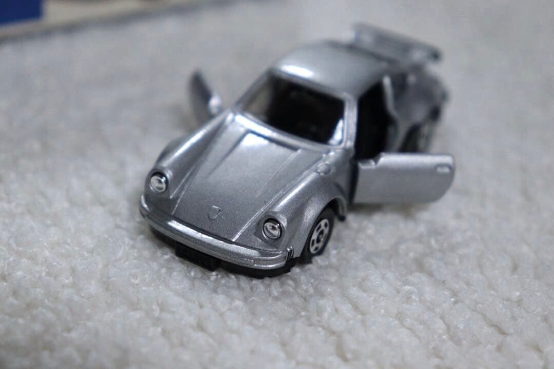 トミカ　PORSCHE 930 TURBO。 Tomica Tomy F1-2-4 Porsche 930 Turbo - Loose - Car 2 - Made In