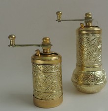 Turkish Black Pepper Grinder - Set of 2, Manual Hand Mill 4.3" / 3.2" Height