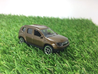 duster miniature majorette