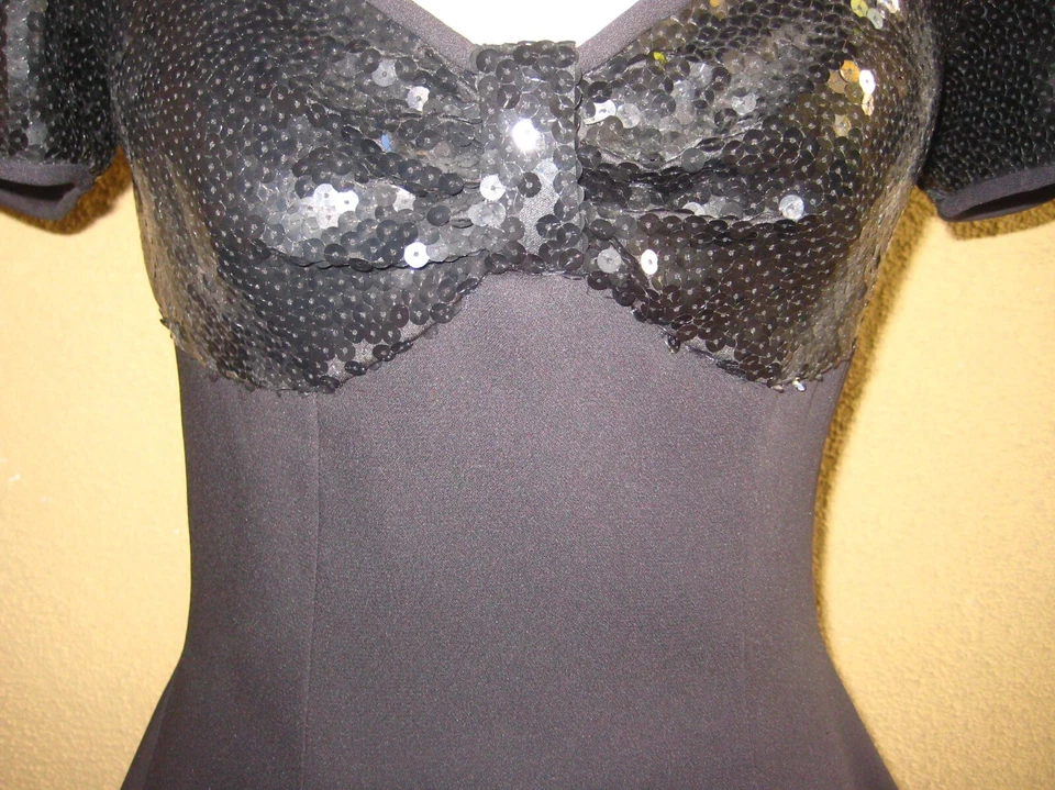 Vestido de fiesta vintage Tadashi negro calce/acampanado lentejuelas corpiño tul manga gorra 6 Foto 4 de 4