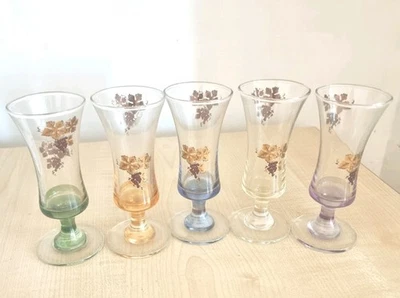 Set of 5 Liqueur Cordial Glasses – Gold Grape Motif, Colourful Base/Vintage - Image 1 of 4