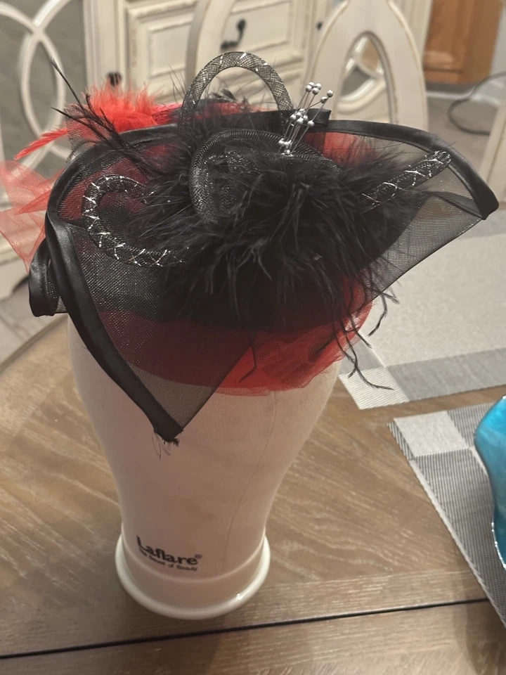 Fascinators Vintage 1950s Red And Black Hat With Flower And Feather - Image 3 of 4