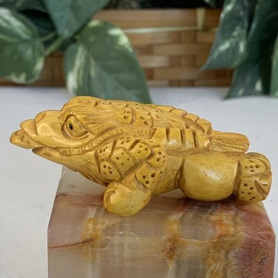 Hand Carved Boxwood Netsuke Figurine Carving Three Legged Frog Wood Animal 3''