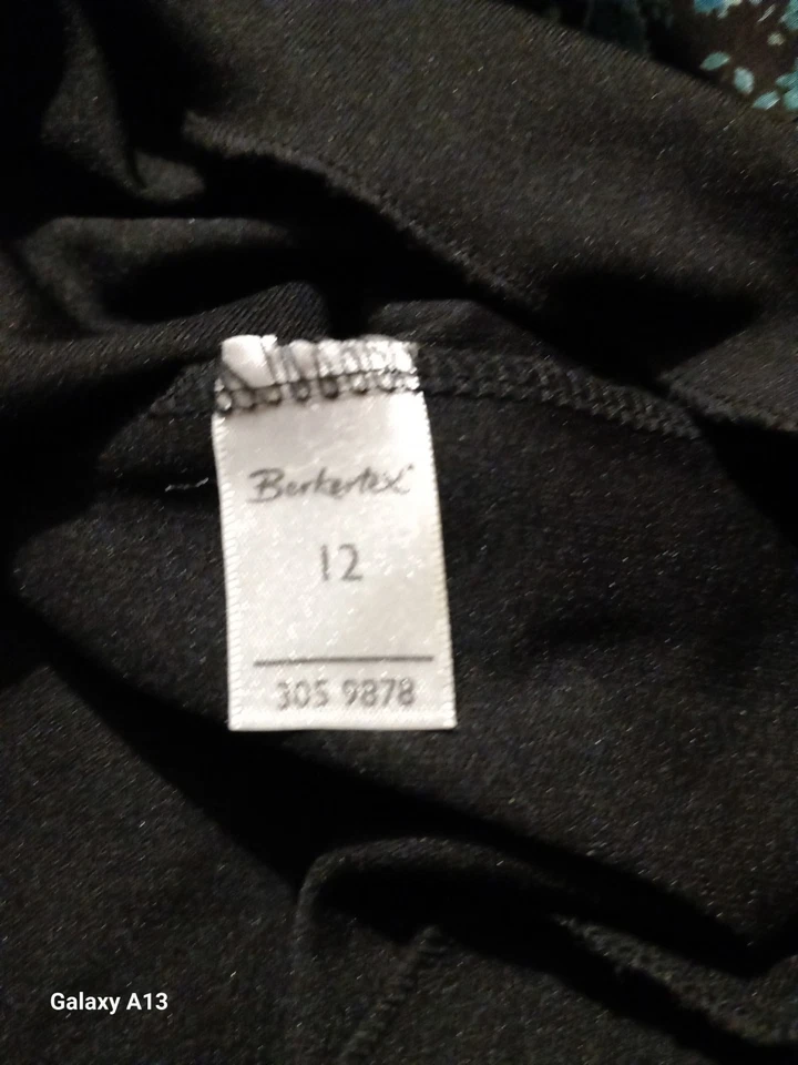 Berkertex Tiered Skirt Size 12. Beautiful Condition. Elasticated Waist. Lined. - Image 3 of 4