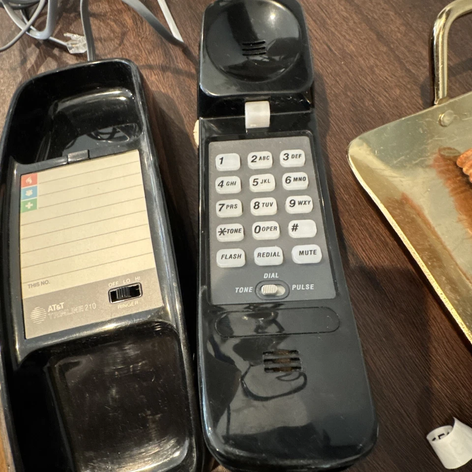 Телефон AT&T 210|кнопка|проводное настенное крепление или стол|телефон Trimline|черный - Изображение 3 из 4
