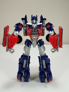 transformers dark of the moon voyager class optimus prime