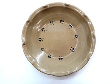 JUGTOWN WARE Pottery 1984 Scalloped Pie Plate North Carolina 10.25" DECORATED