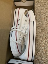 NEW Converse Chuck Taylor All Star Low Top - White - Size 6.5 Mens 8.5 Wmn