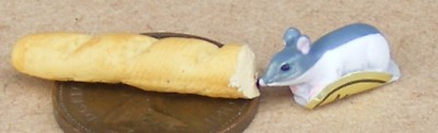 Puppenhaus Maus mit französischem Brot Maßstab 1:12 Küche Haustier Zubehör Tumdee