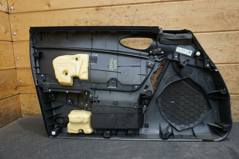 Panel interior puerta pasajero delantero derecho negro F151458SA Mazda RX8 06-08 Foto 2 de 4