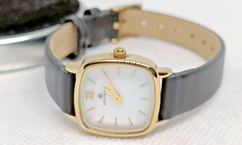 ACCURIST Ladies Gold Tone MOP Dial Square Case Quartz Watch- VGC/Working - Picture 3 of 11