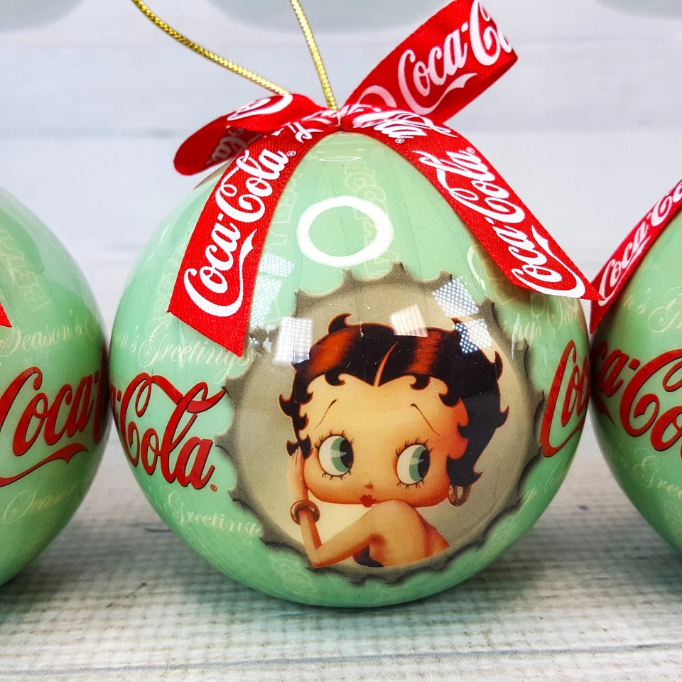 Juego de 6 adornos irrompibles vintage Coca-Cola Betty Boop saludos de temporada de 3" Foto 3 de 4