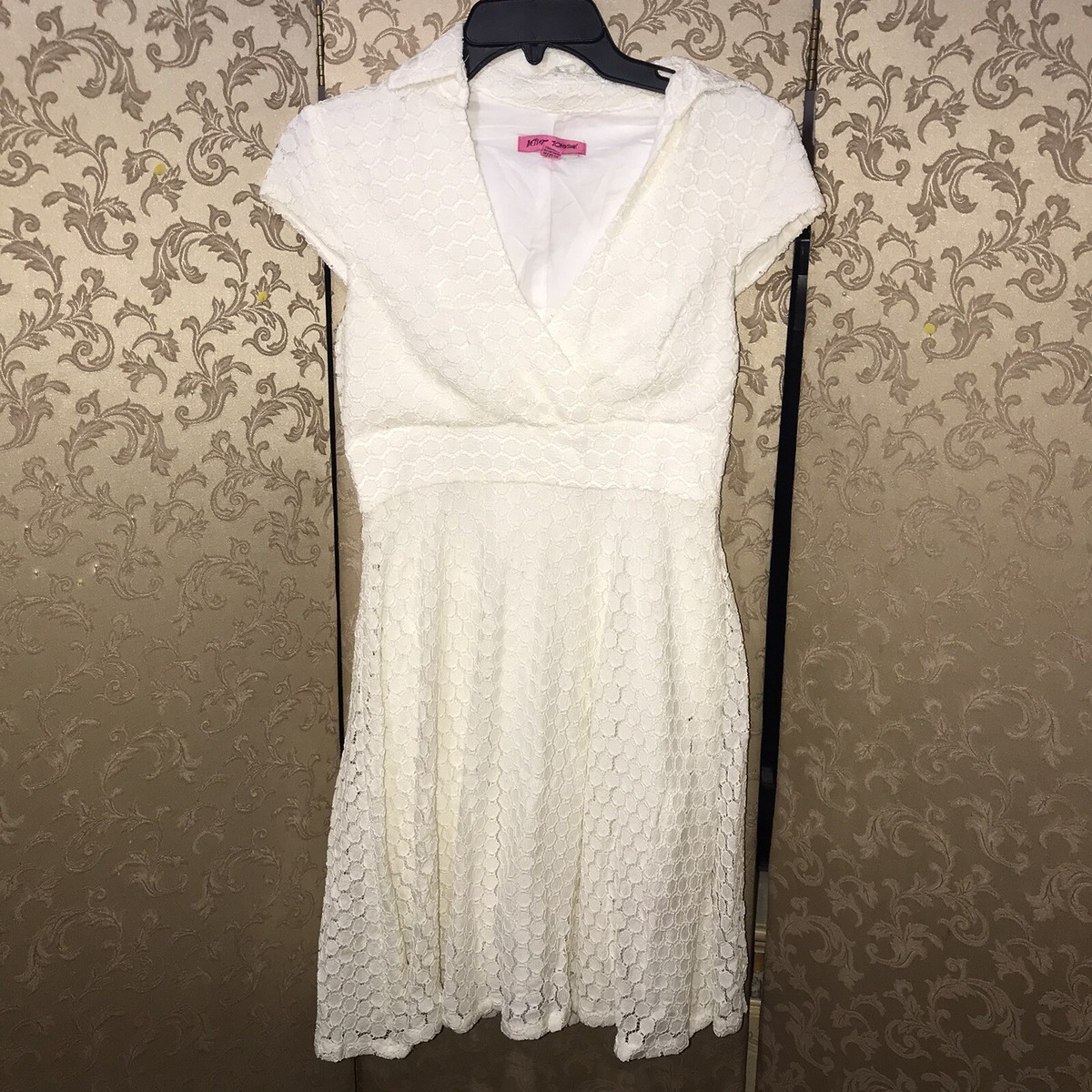 betsey johnson graduation dress Off White Lace Bridal Shower A-Line Size 4 2026 GLOBAL HALLOWEEN EDIT