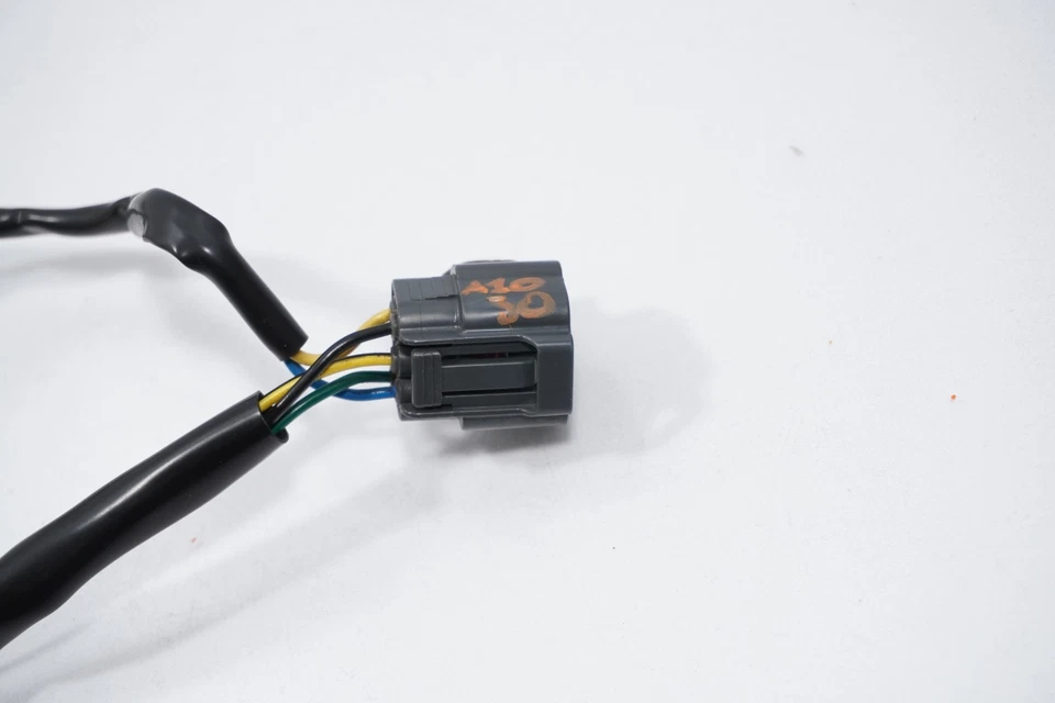 14-16 MAZDA 3 HALOGEN HEADLIGHT SOCKETS WIRE HARNESS - Image 2 of 4