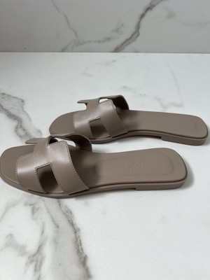HERMES ORAN SANDALS 38 EU