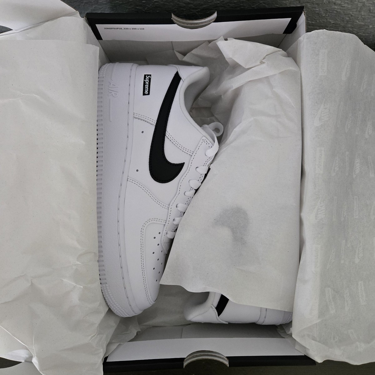 Nike Air Force 1 Low Supreme White Black Size 7 Men's/8.5 Women's