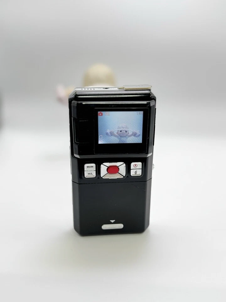 Mini Digital Video Camcorder w/ Flip USB & 1.5" Screen - Image 4 of 4