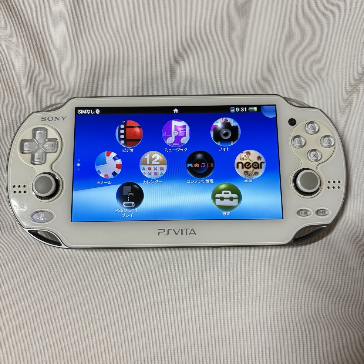 PlayStation Vita - PSVITA PCH-1100　Crystal White SONY PS Vita PCH-1100 Crystal white w/one game and 8GB