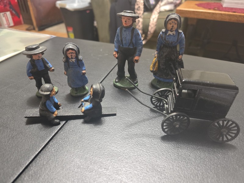 Vintage H A nd Painted Cast Iron Amish Family Figures W/buggy 1940 Folk Art 8...