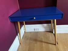 Noa & Nani Frank Desk Blue & Pine – 90x53x75cm – Solid Wood Legs – Drawer Desk