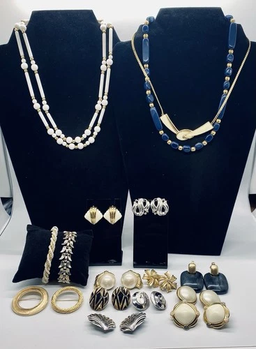 Vintage Trifari Gold Tone Jewelry Lot Necklace Bracelet Earrings  Pins 17 Pieces