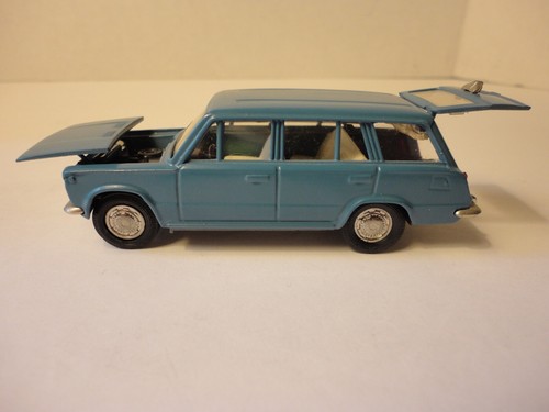 USSR Vintage Diecast Model Station Wagon BA3-2102 1:43 Scale - Picture 2 of 8