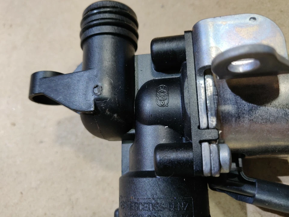 2006-2009 Mercedes Benz C230 - Válvula de aquecedor 272 200 00 31, peça original do fabricante - Imagem 3 de 4