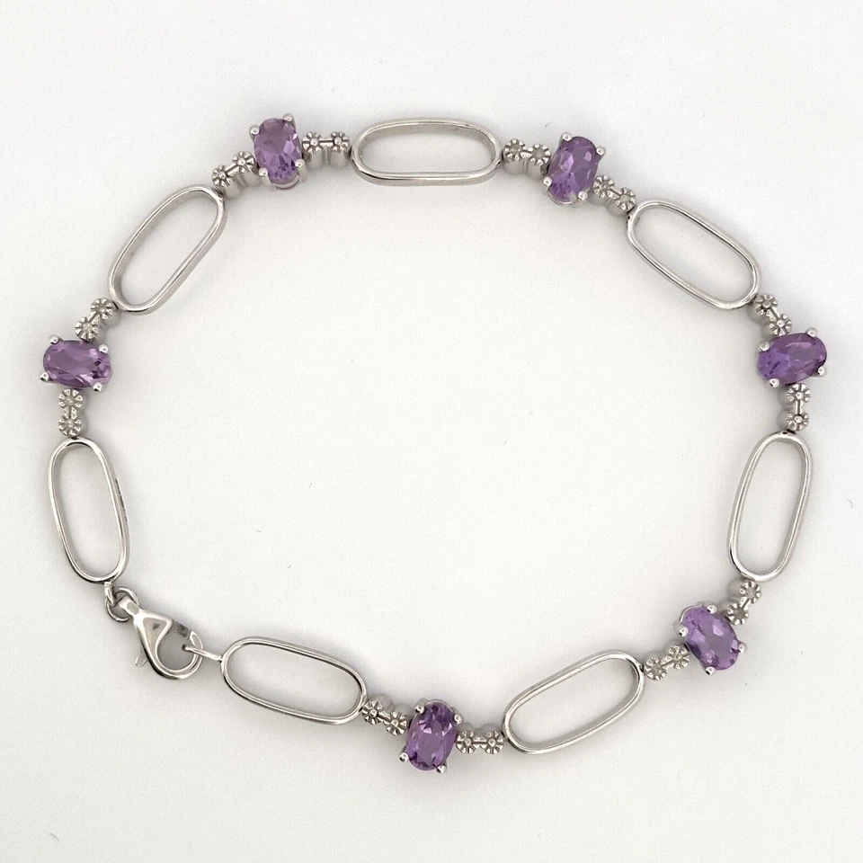 Brazalete de tenis con racimo de diamantes y amatista de oro blanco de 9 quilates con sello de 7" Foto 3 de 4