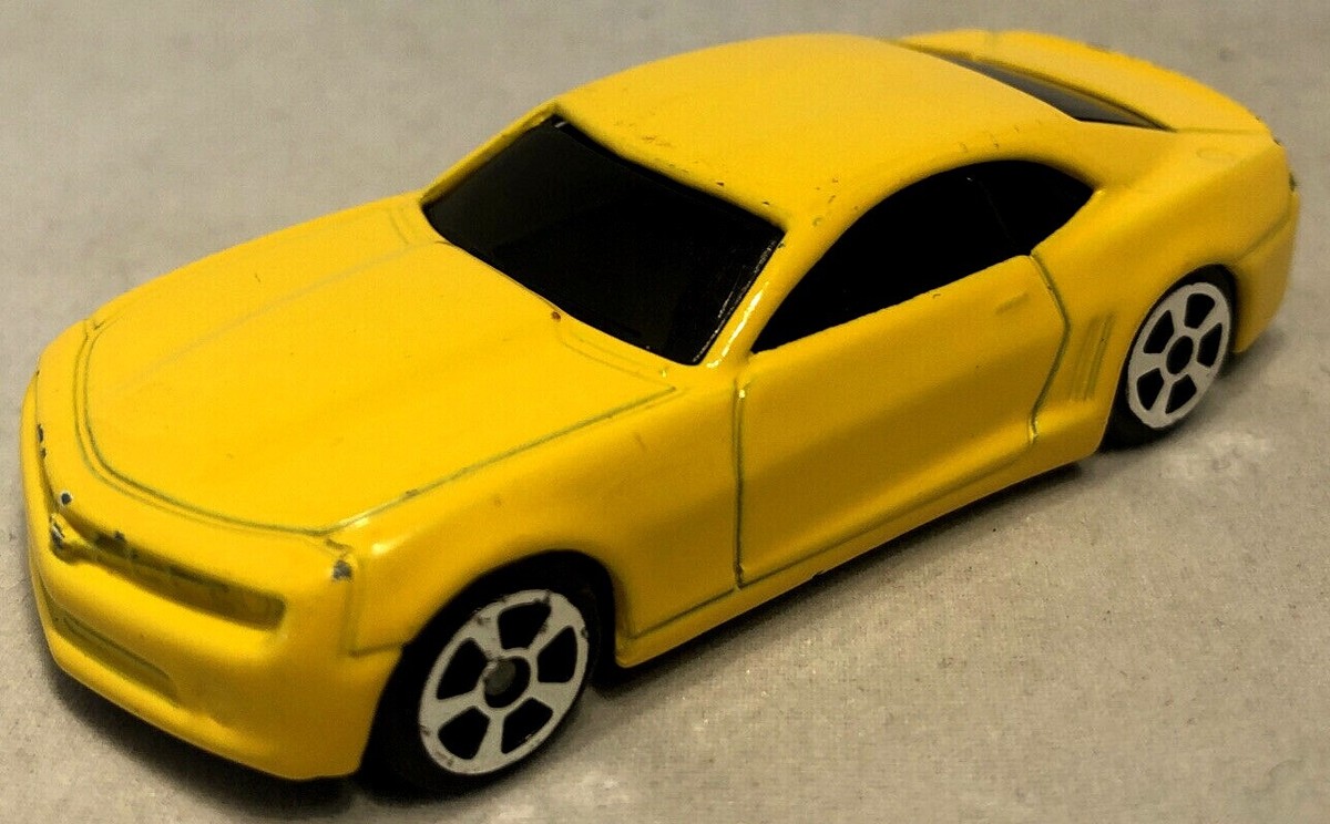 20 MAISTO 2006 YELLOW CHEVROLET CAMARO CONCEPT LOOSE 1:64
