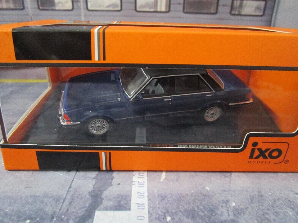FORD Granada MK II 2.8 GL Limousine blau blue met. CLC451 - 1982 IXO 1:43 - Bild 4 von 4
