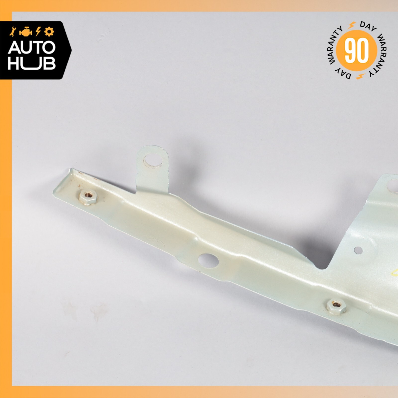 08-19 Maserati GranTurismo M145 Front Left Fender Top Mount Bracket OEM 25k