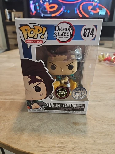 Funko Pop! Vinyl: Demon Slayer - Tanjiro Kamado #874 (Chase) w/Protector