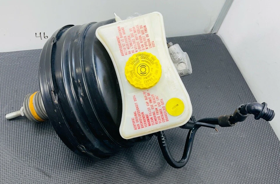 05-11 Audi A6 Quattro Power Brake Booster cilindro maestro con depósito OEM Foto 2 de 4