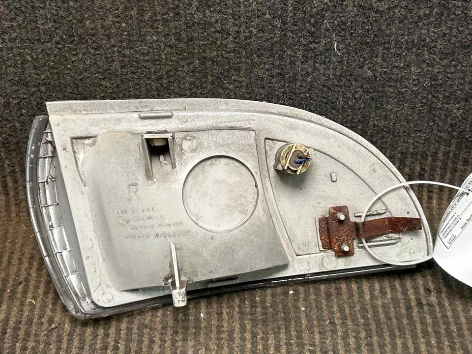Fits 1991-1996 Chevrolet Caprice Right Turn Signal Lamp OEM:5976556 Foto 3 de 4