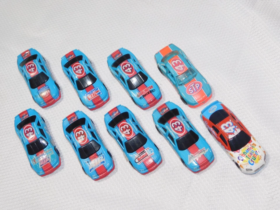 批量 9 件 赛车 冠军 风火轮 43 RICHARD PETTY BRISTOL PEPSI SPEEDWAY 1/64 — 第 3/4 张图片