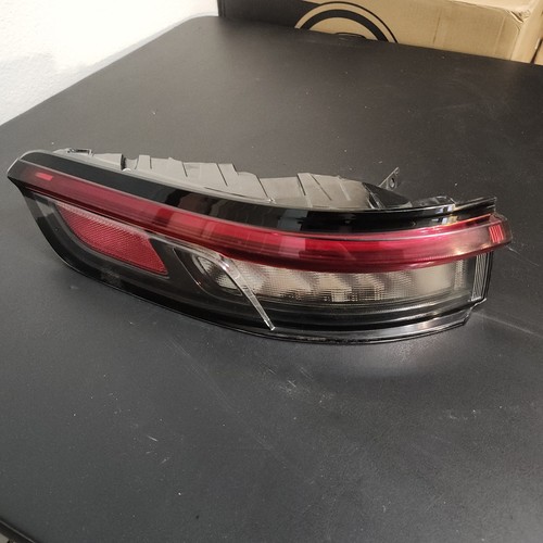 Lámpara trasera izquierda exterior Jeep Grand Cherokee 2024-2024 OEM 68421133AE LEER ROTA - Imagen 1 de 10